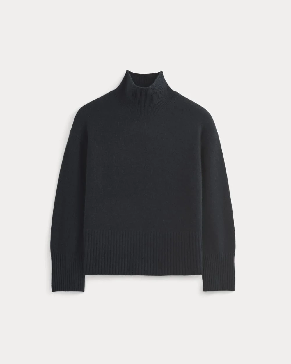 The Boxy Turtleneck in Cashmere | Navy (4)