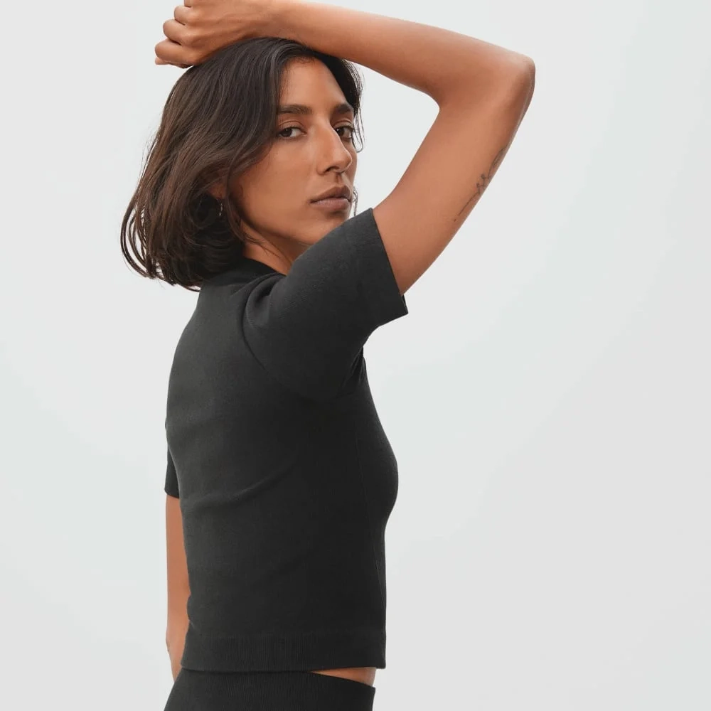 The Seamless Tee | Black (5)