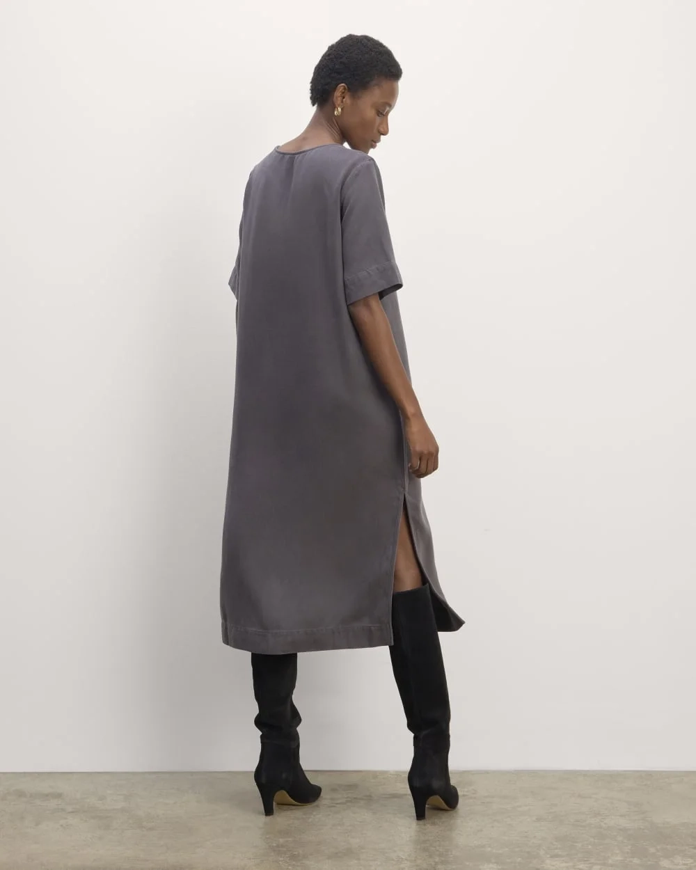 The Relaxed T-Shirt Dress in Buttersoft | Graphite (2)