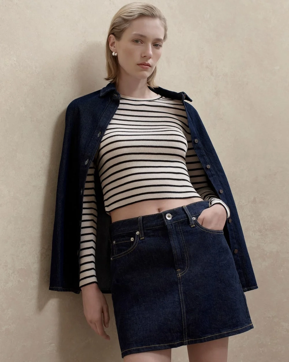 The Cropped Crew Top in Ultrafine Merino | Parchment / Black (4)