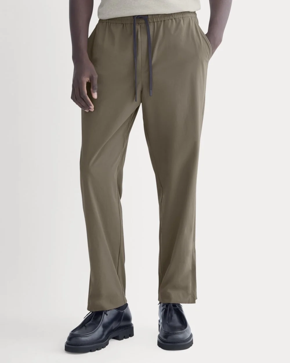 Transit Recycled Nylon Jogger | Deep Taupe (4)