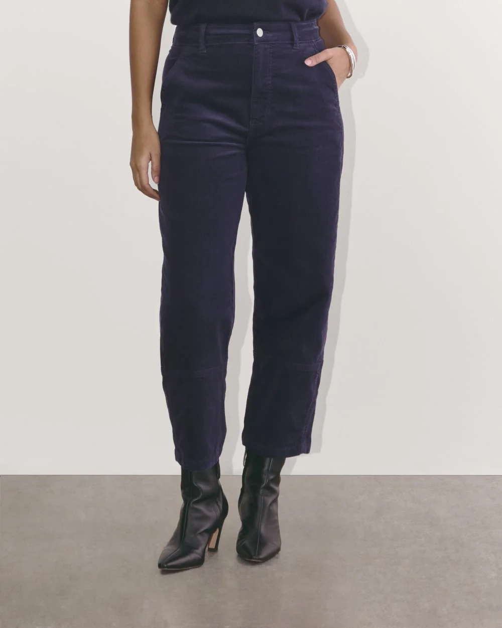 The Utility Barrel in Corduroy | Navy (3)