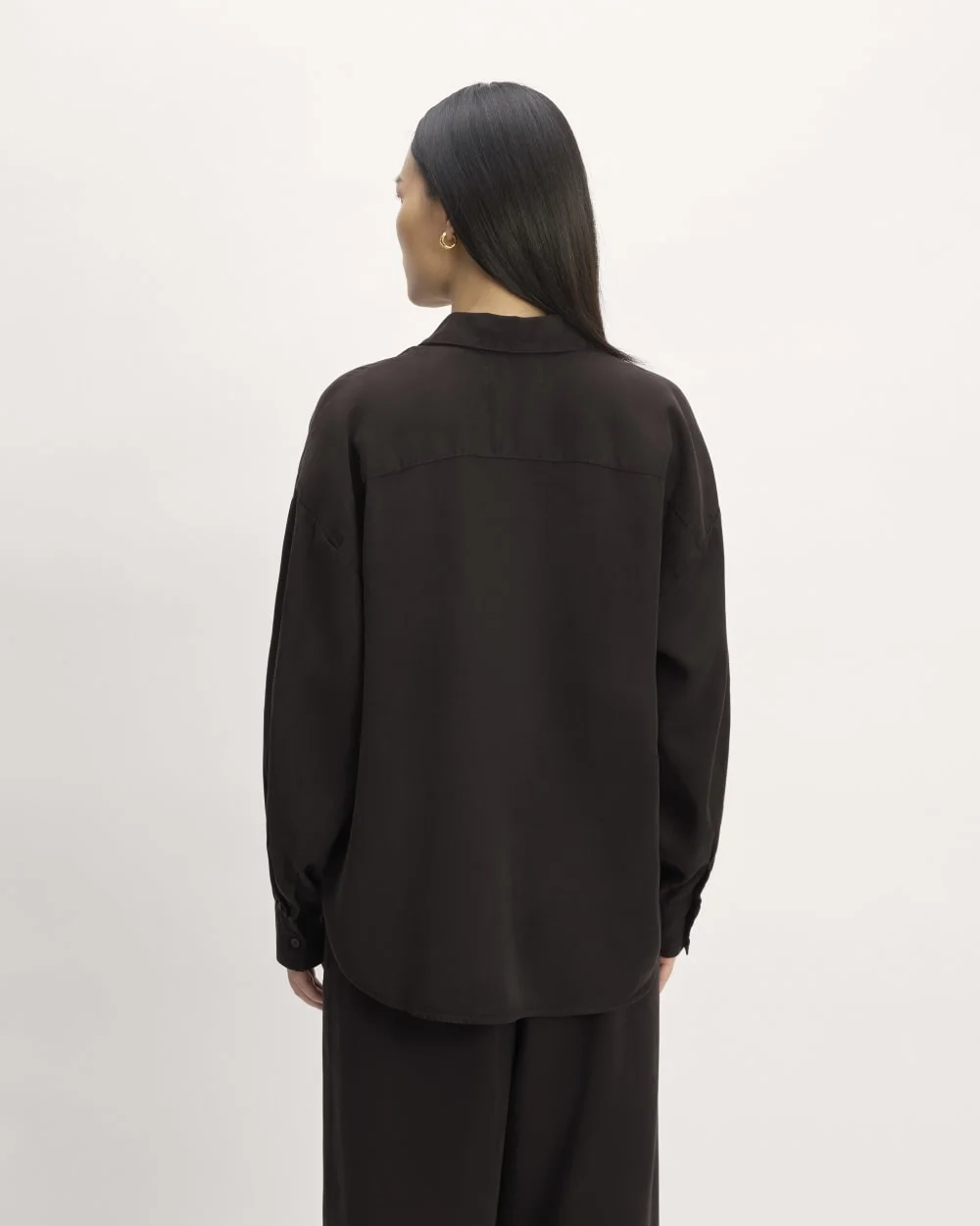 The Oversized Shirt in Butterlite | Black (4)