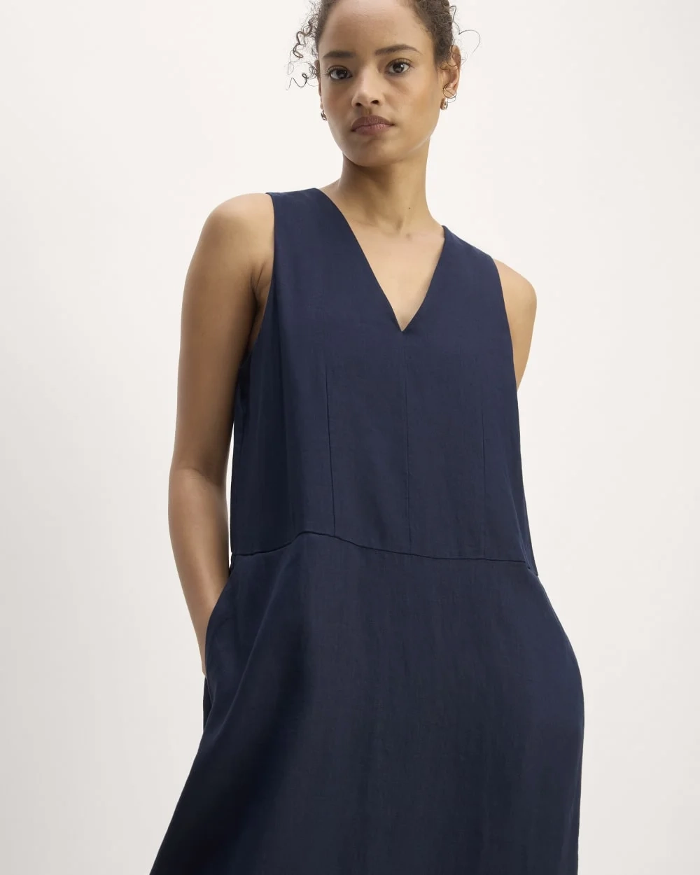 The Linen V-Neck Maxi Dress | Navy (3)
