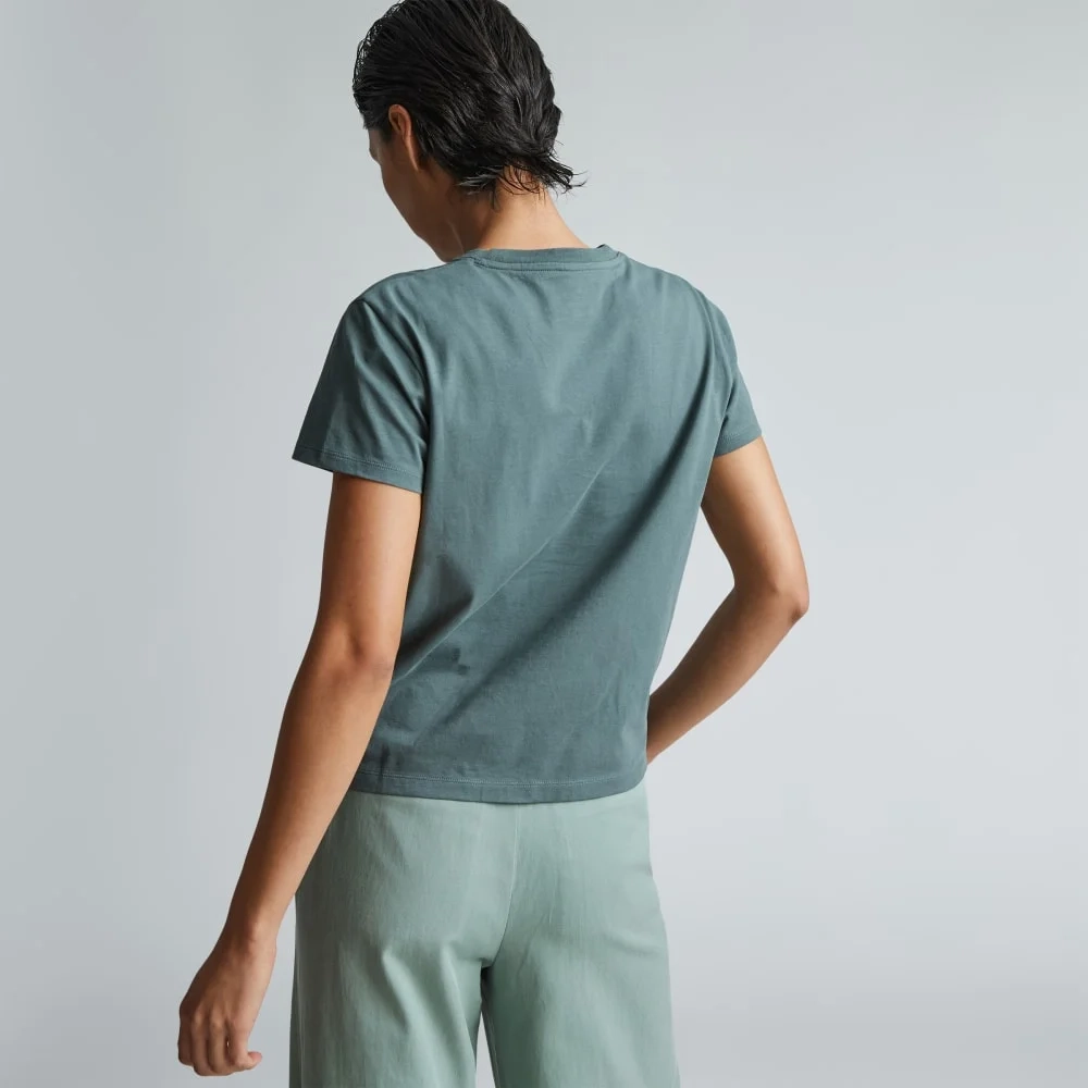 The Box-Cut Tee in Essential Cotton | Green Balsam | No Pocket (2)