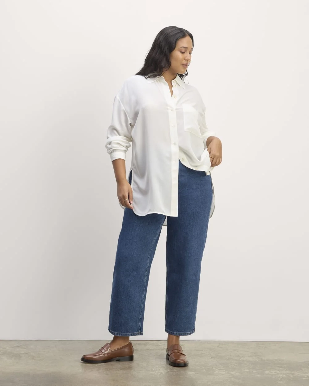 The Boyfriend Shirt in Washable Silk | Off-White (4)