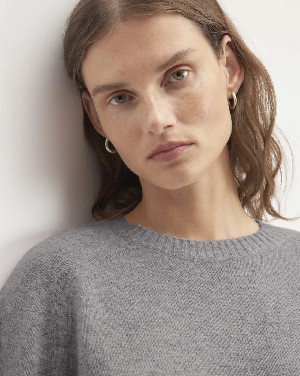 The Boxy Crew in Cashmere | Heathered Grey (3)