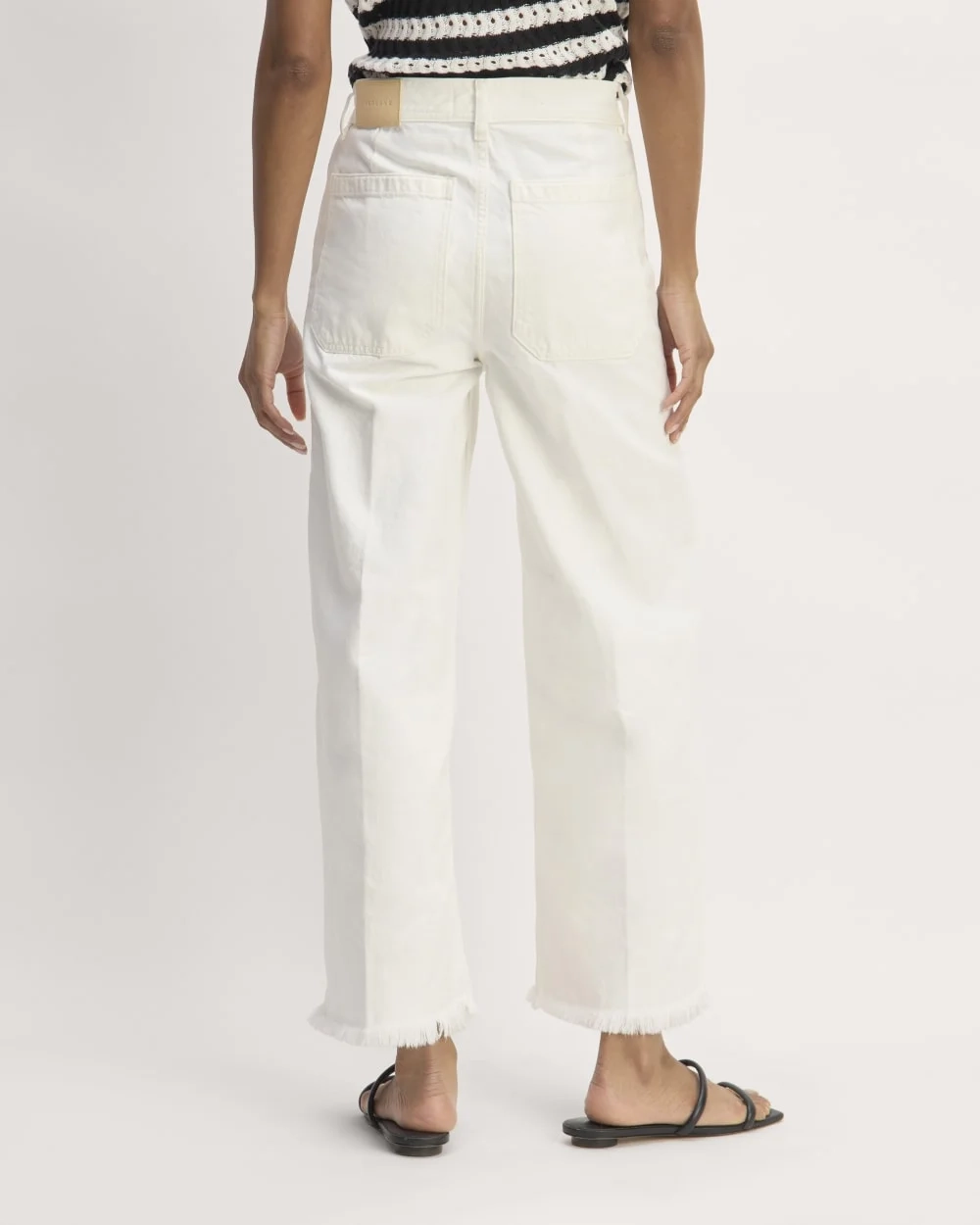 The Mariner Cropped Jean | Frayed Hem Bone (4)