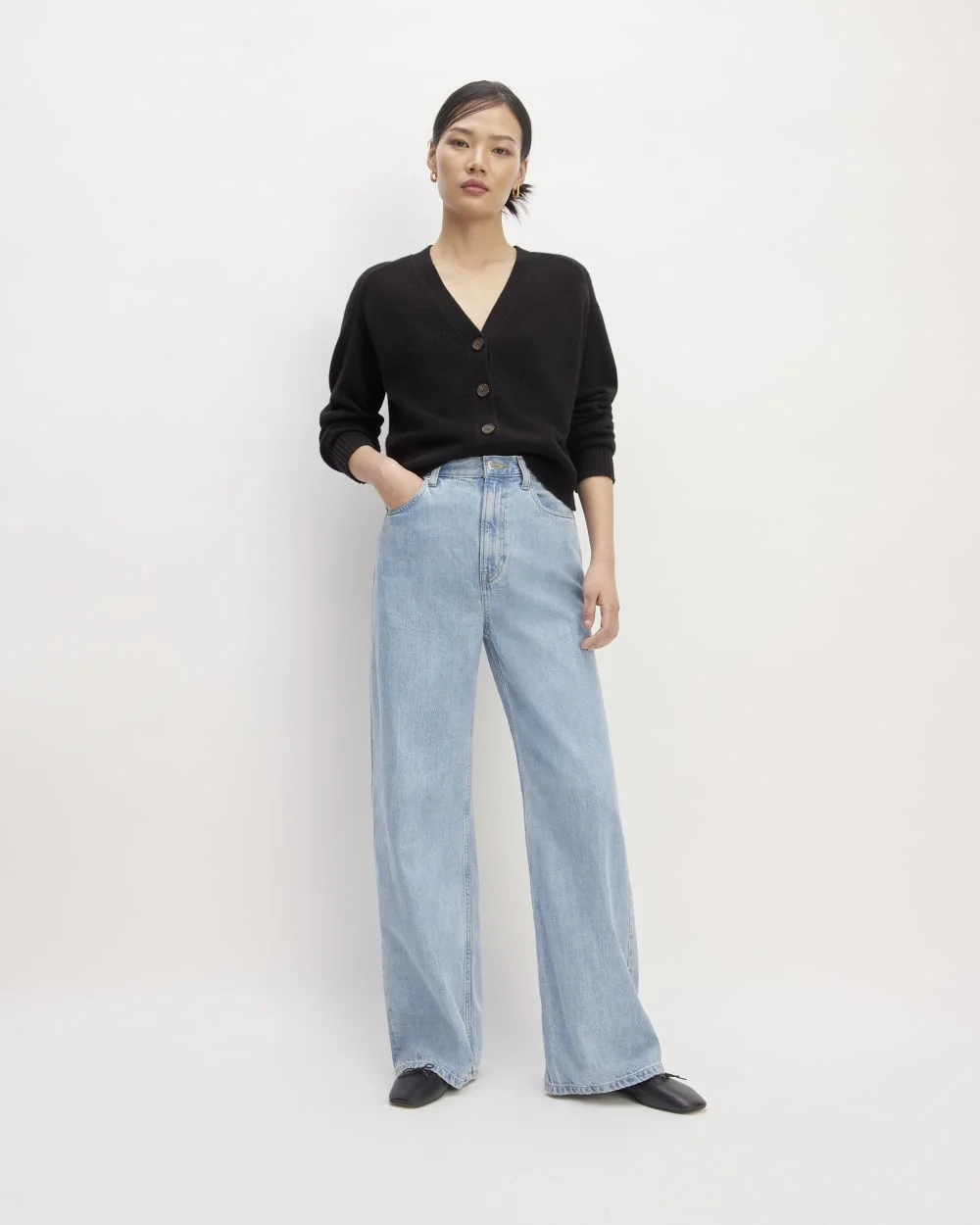 The Cashmere Cardigan | Black (3)