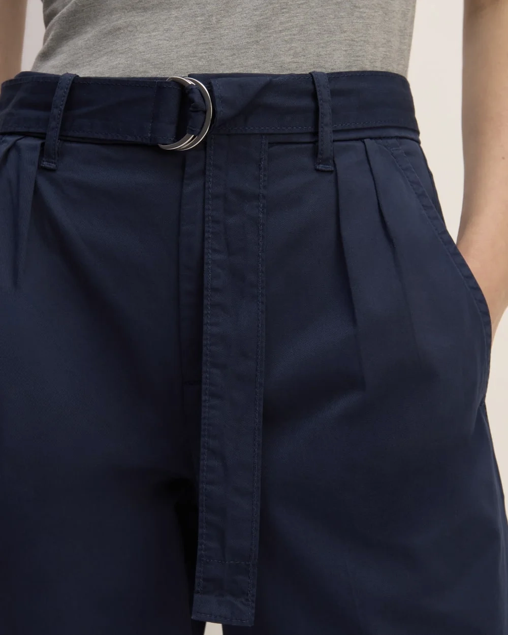 The Pleated Wide-Leg Chino | Navy (5)