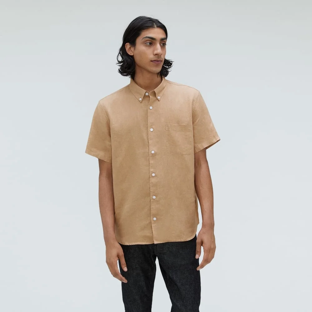 The Classic Short-Sleeve Shirt in Linen | Iced Coffee (4)