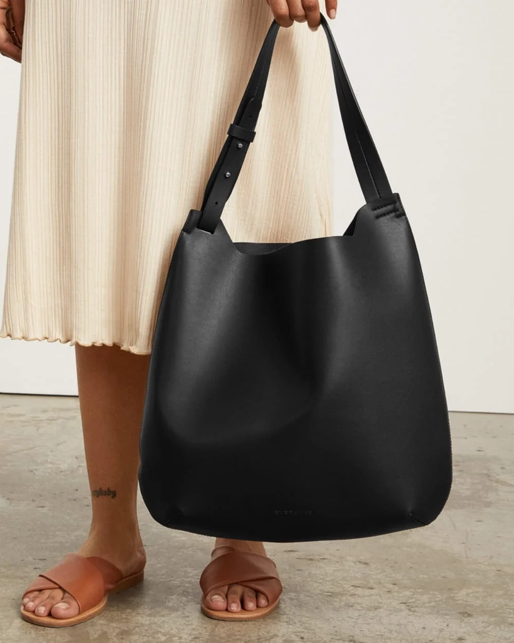 The Cactus Leather Hobo | Black (6)