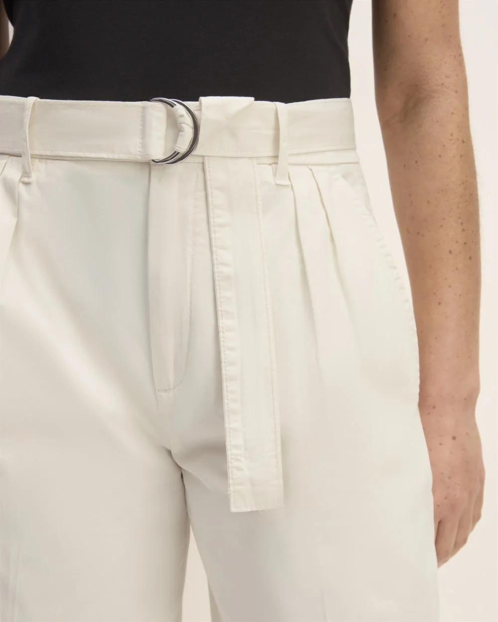 The Pleated Wide-Leg Chino | Bone (4)