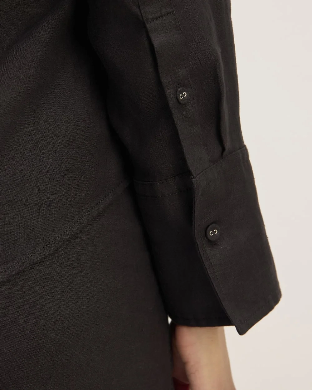 The Popover Shirt in Linen | Black (5)