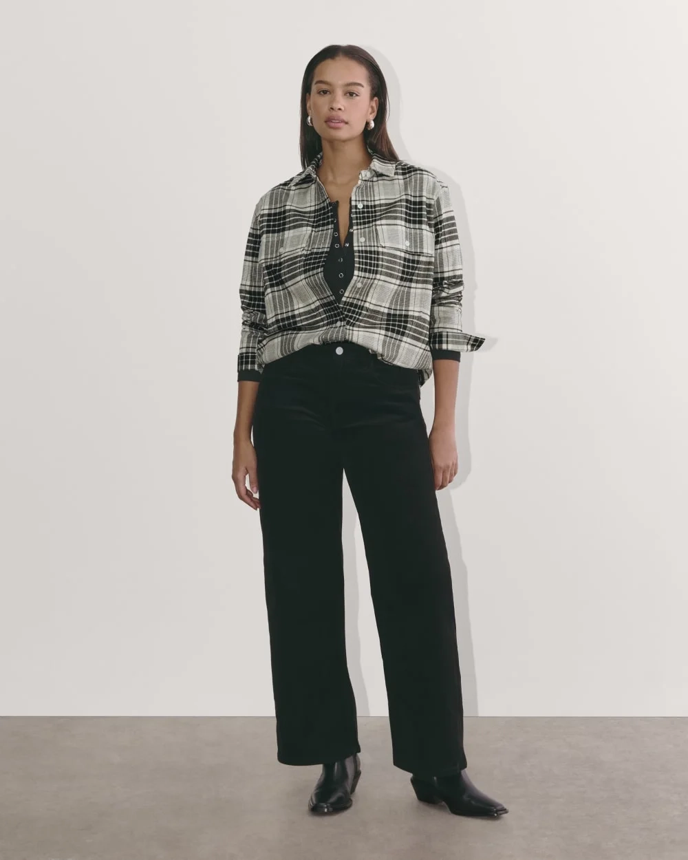 The Boyfriend Shirt in Flannel | Light Heather Oat / Black (5)