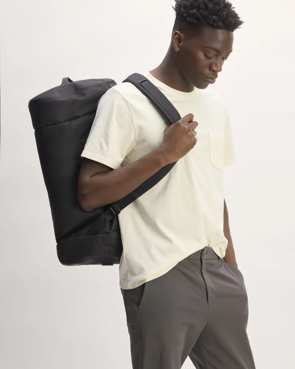 The ReNew Transit 4-Way Duffle | Black (5)