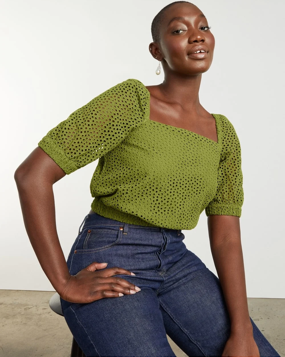 The Eyelet Puff Sleeve Top | Moss (4)