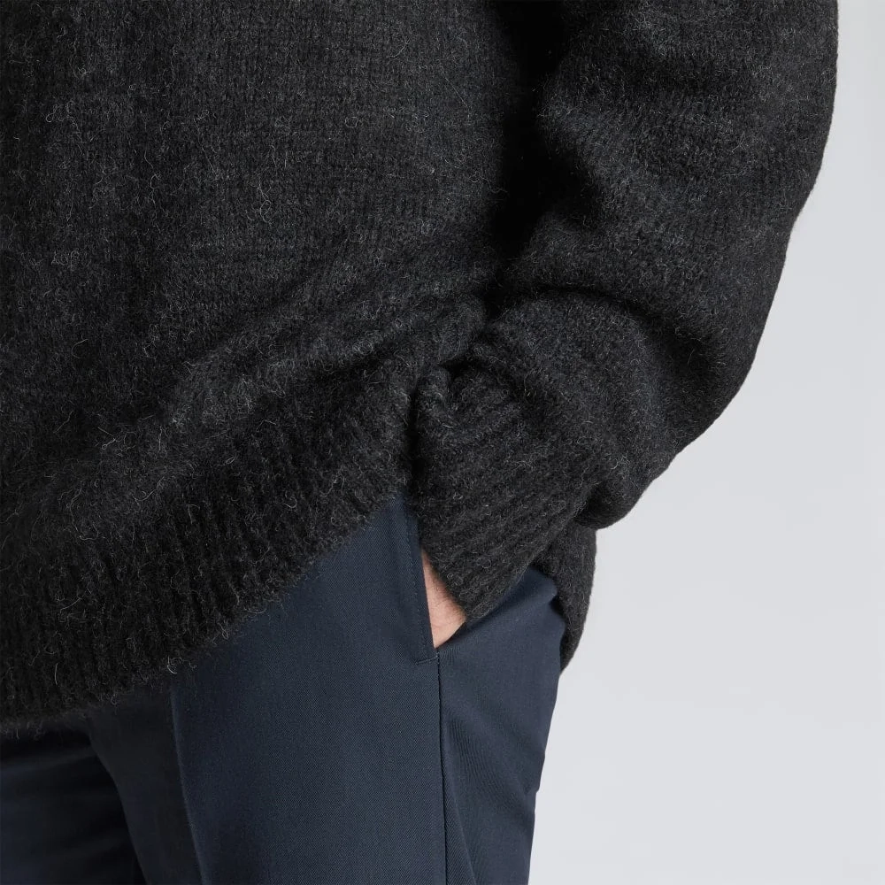 The Alpaca Crew | Heathered Black (6)