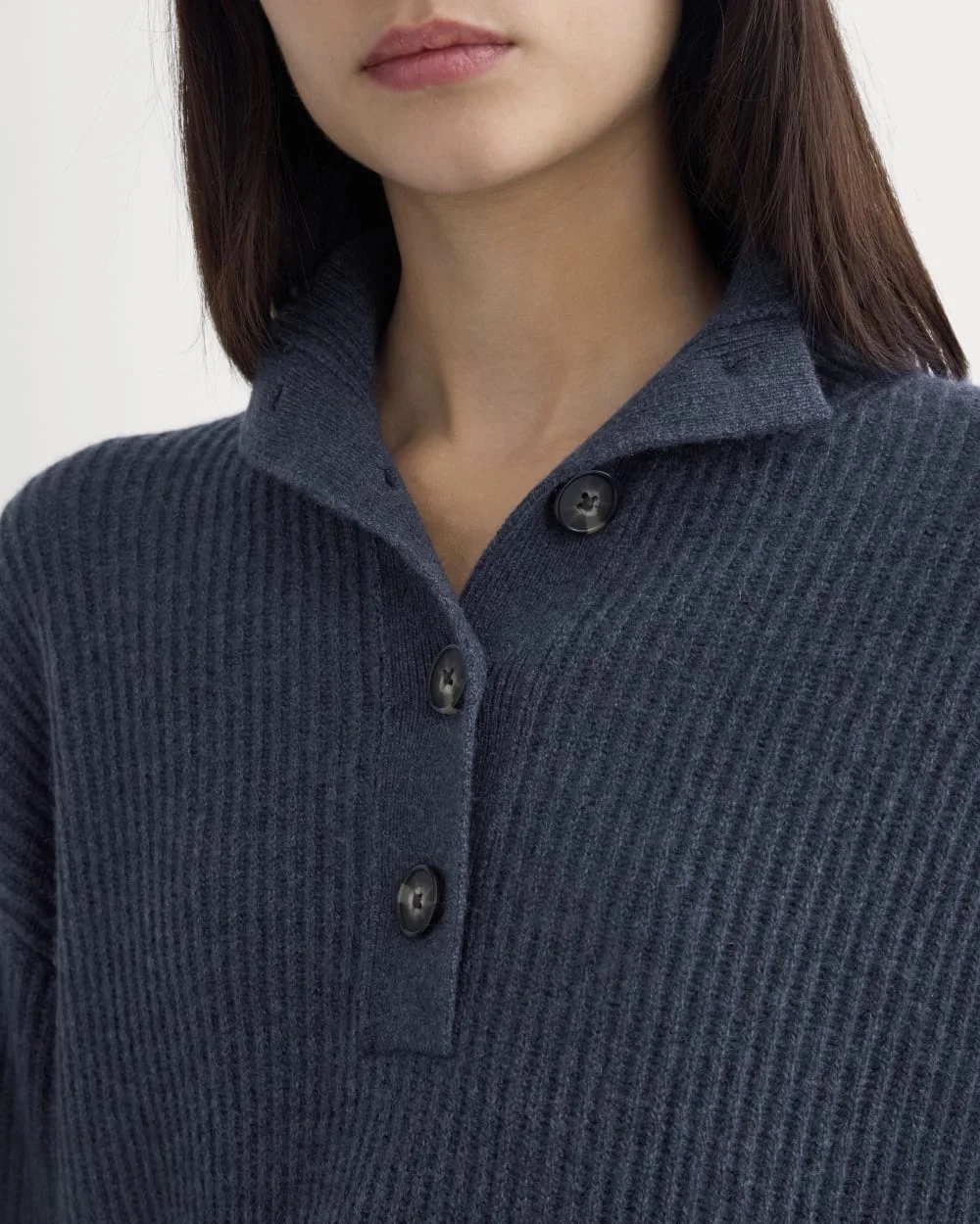 The Cocoon Henley in Wool Cashmere | Indigo (5)