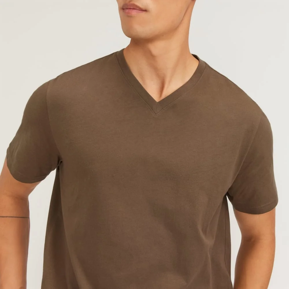 The Essential Organic V-Neck Tee | Cocoa (3)