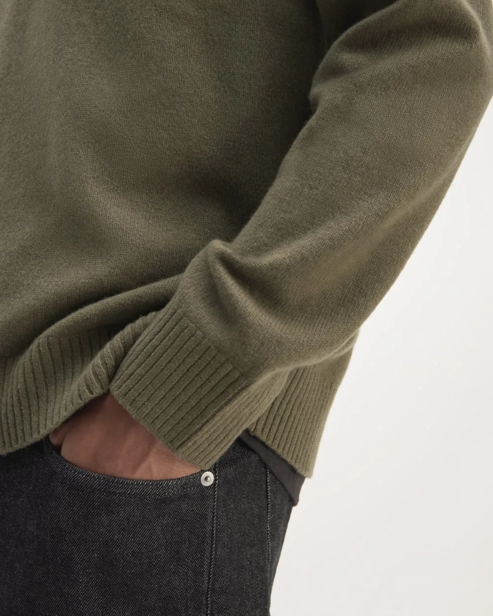 The Premium Merino Crew Neck Sweater | Kalamata (3)