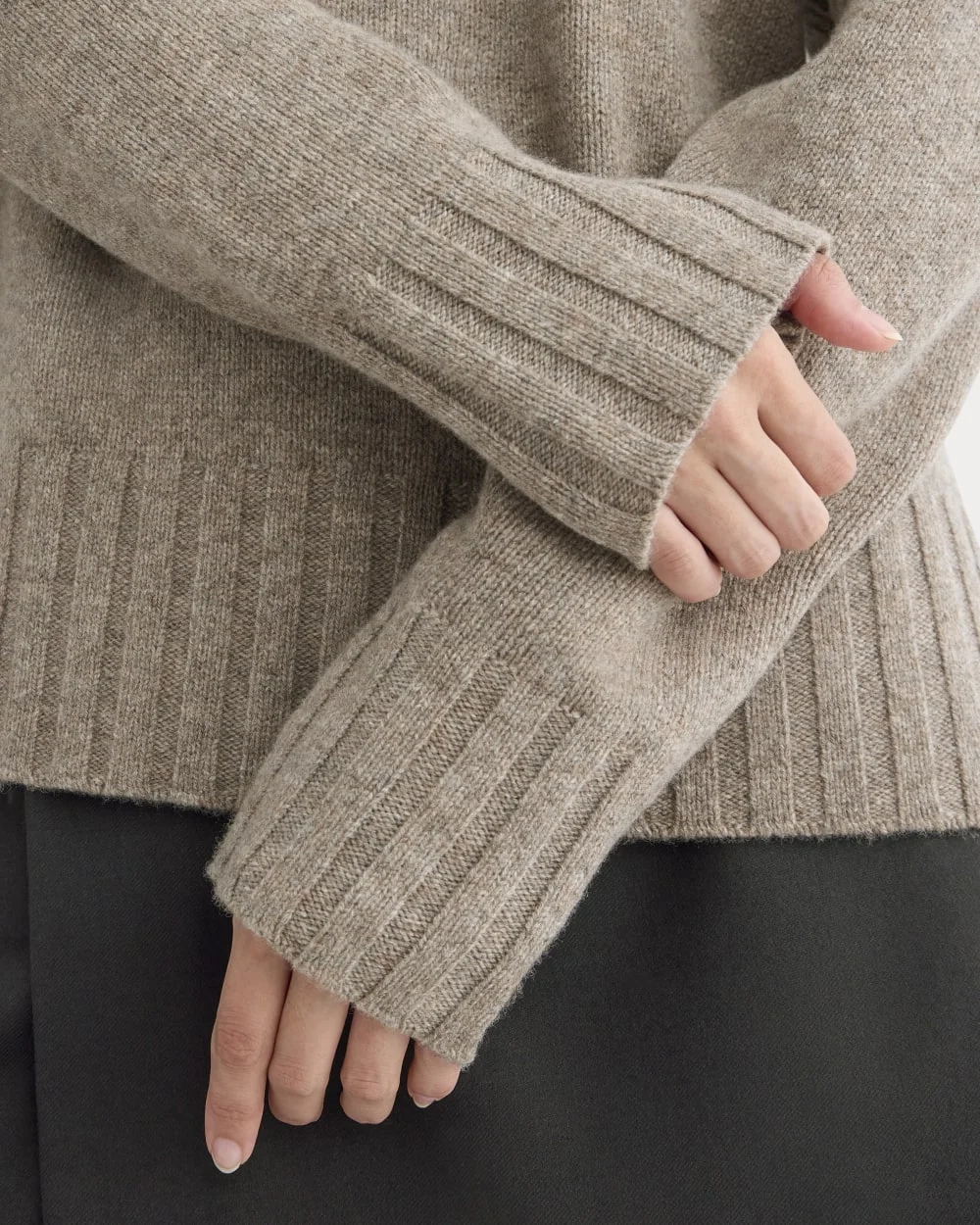 V-Neck Sweater in Extrafine Luxe Merino | Heather Soft Taupe (4)