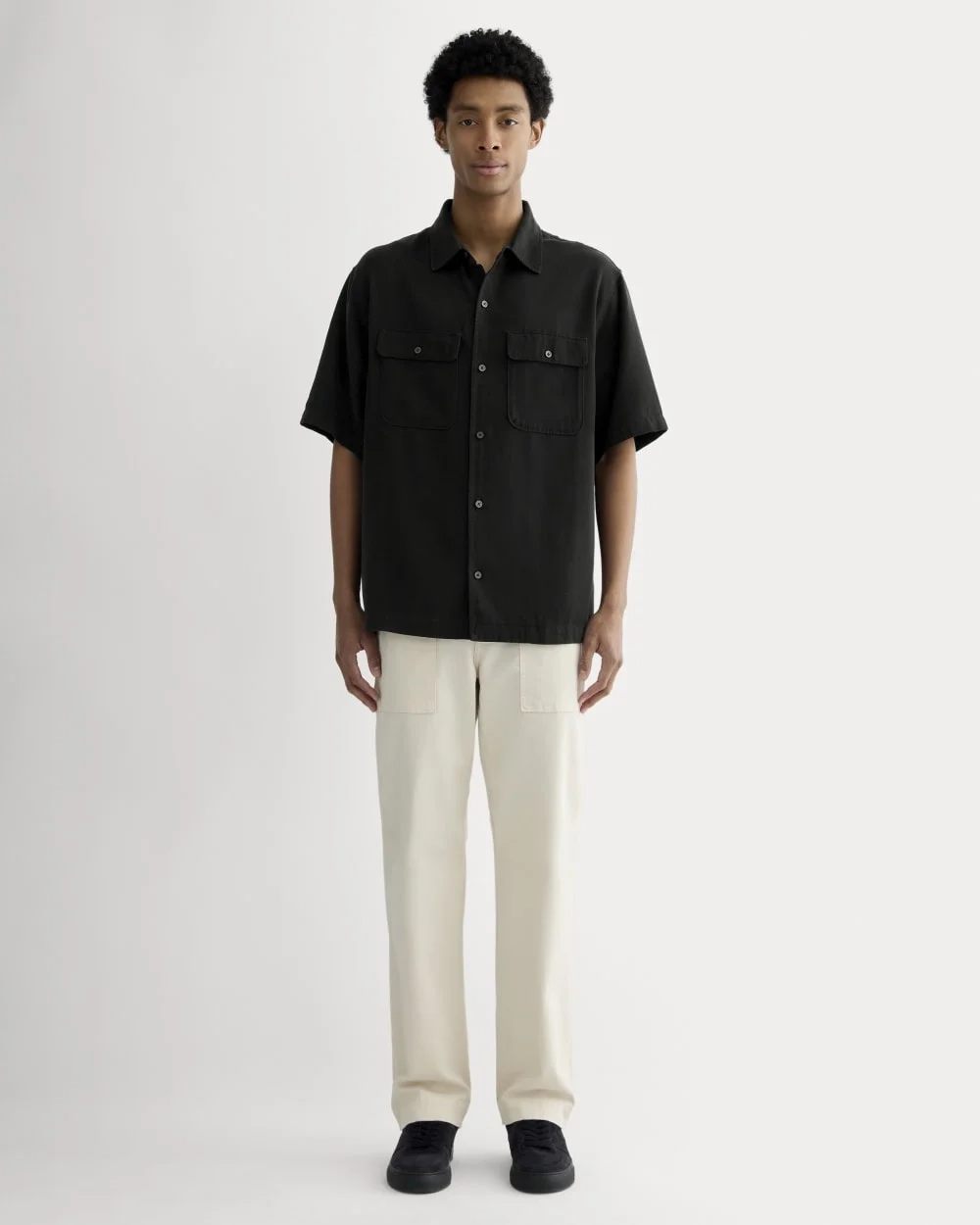 The Relaxed Utility Shirt in Buttersoft | Black (2)