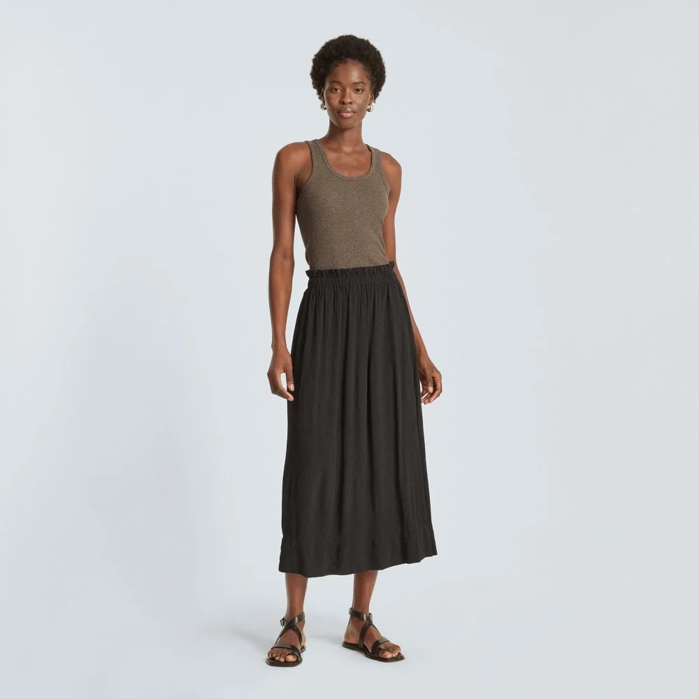 The Naia™ Ripple Skirt | Black (4)