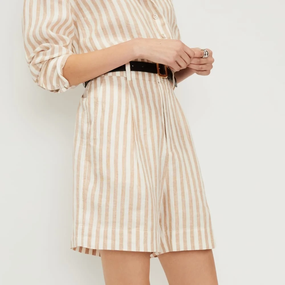 The Linen Way-High® Drape Short | Bone / Caramel (3)