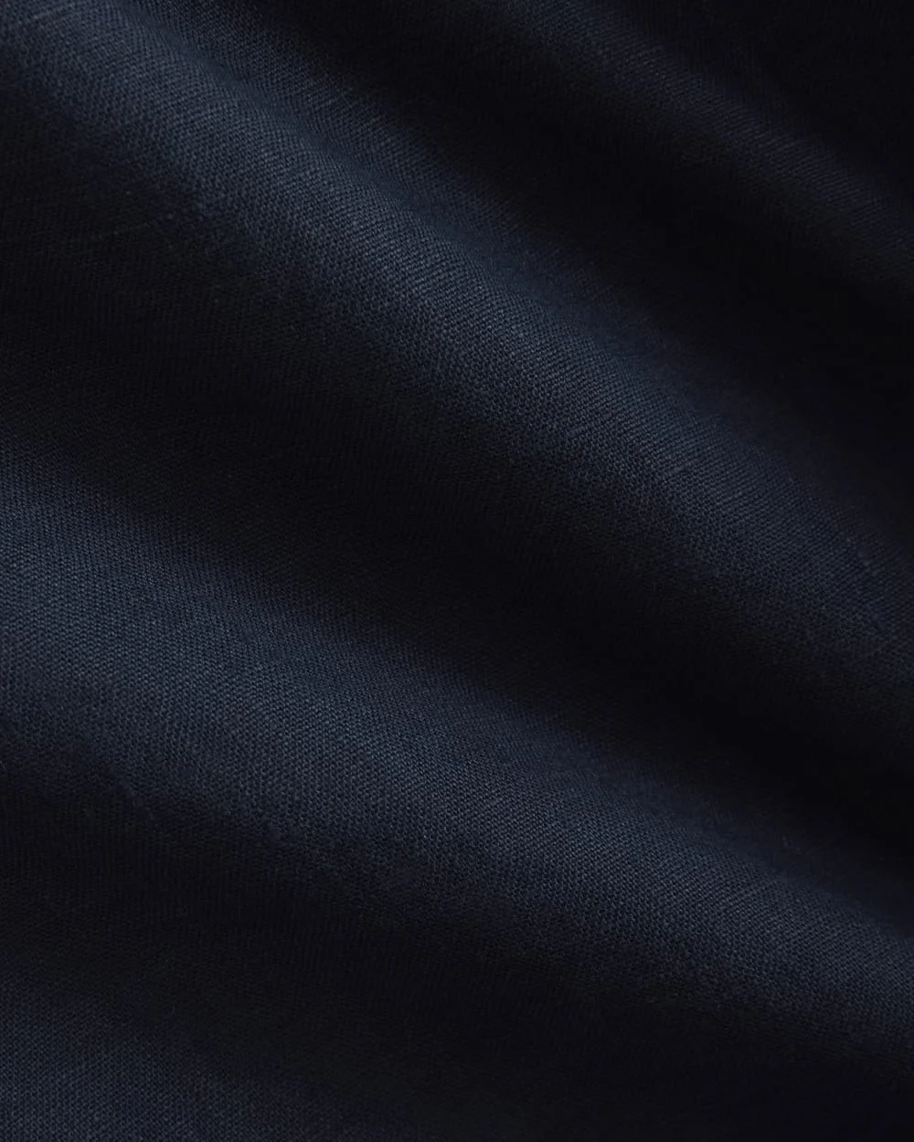 The Boxy Shirt in Linen | Navy (3)