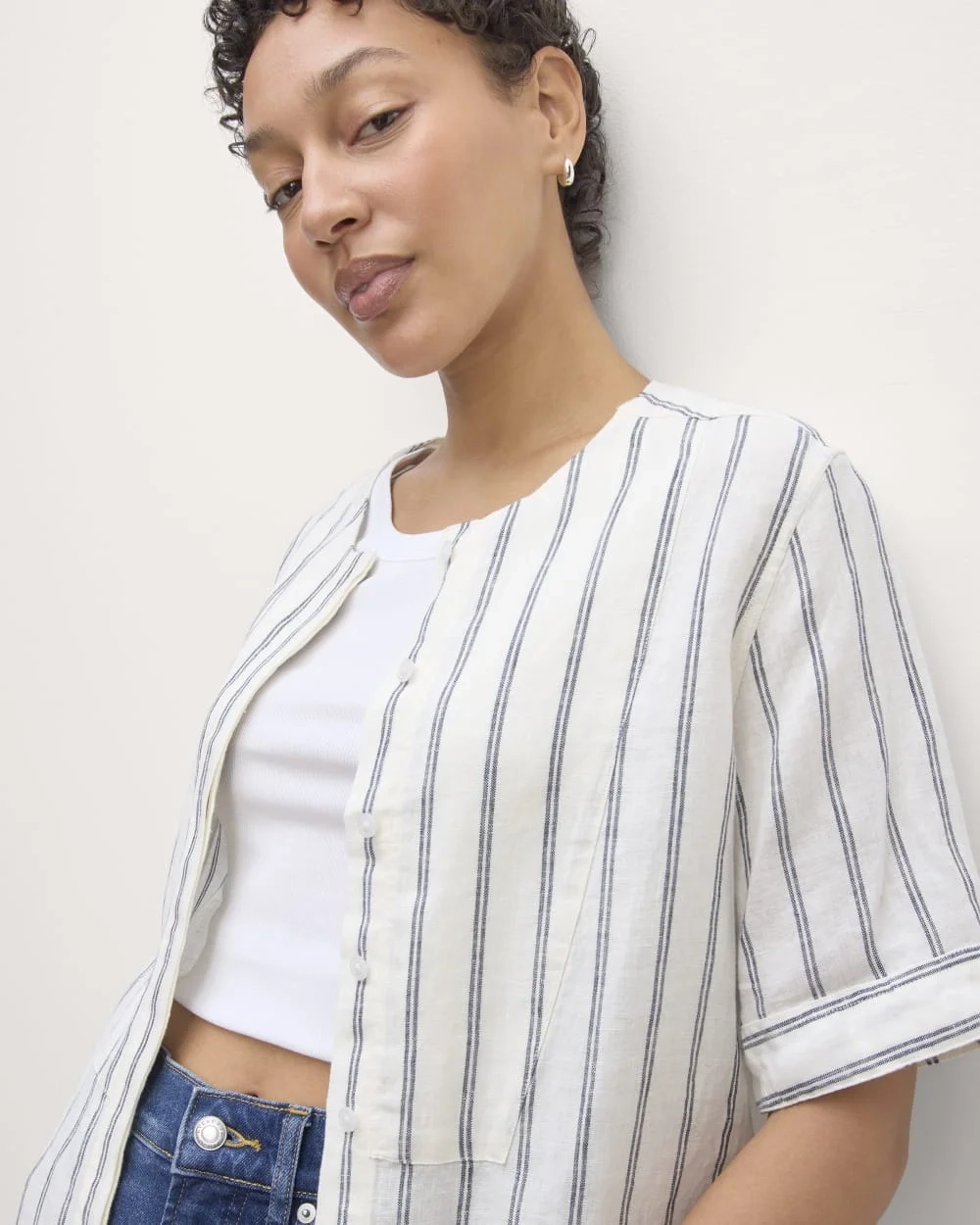 The Bib Shirt in Linen | Bone/Navy (4)