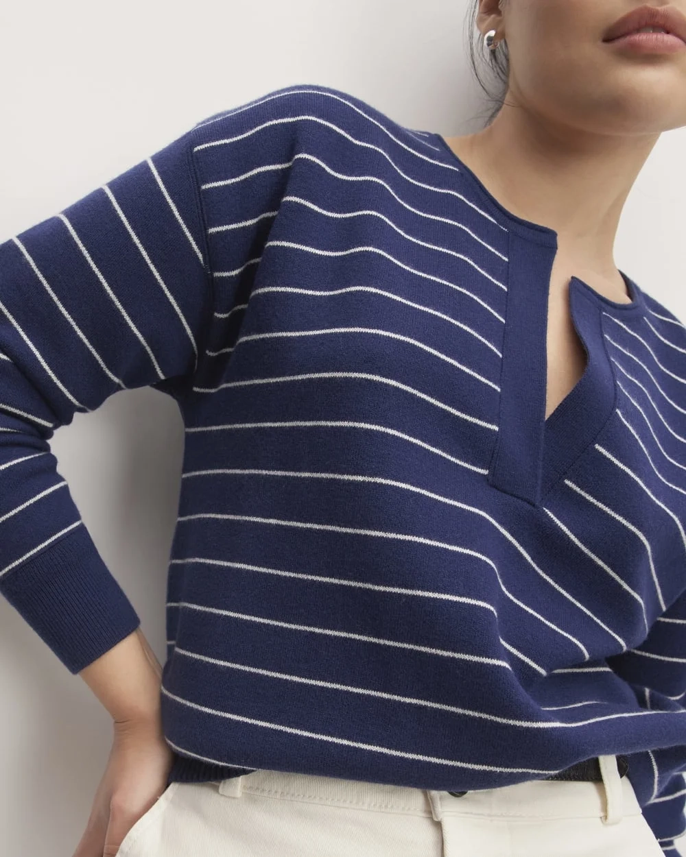The Cotton-Merino Vintage Henley | Bright Navy / Canvas (4)