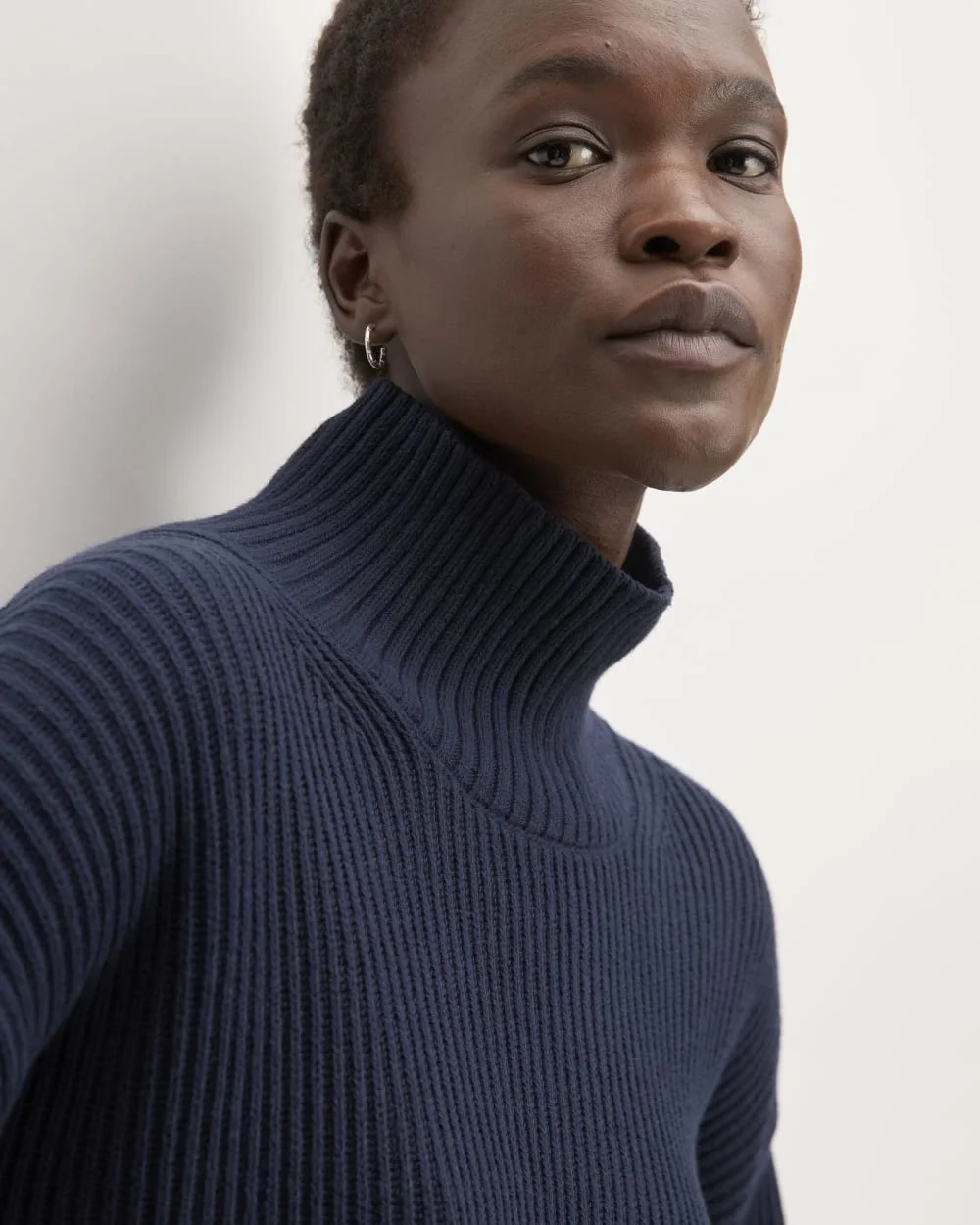 The Organic Cotton Ribbed Turtleneck | Navy (2)