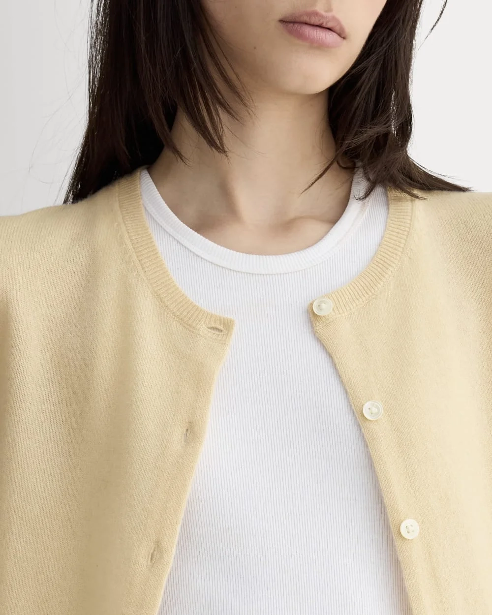 The Classic Cardigan in Cashmere | Creme (3)
