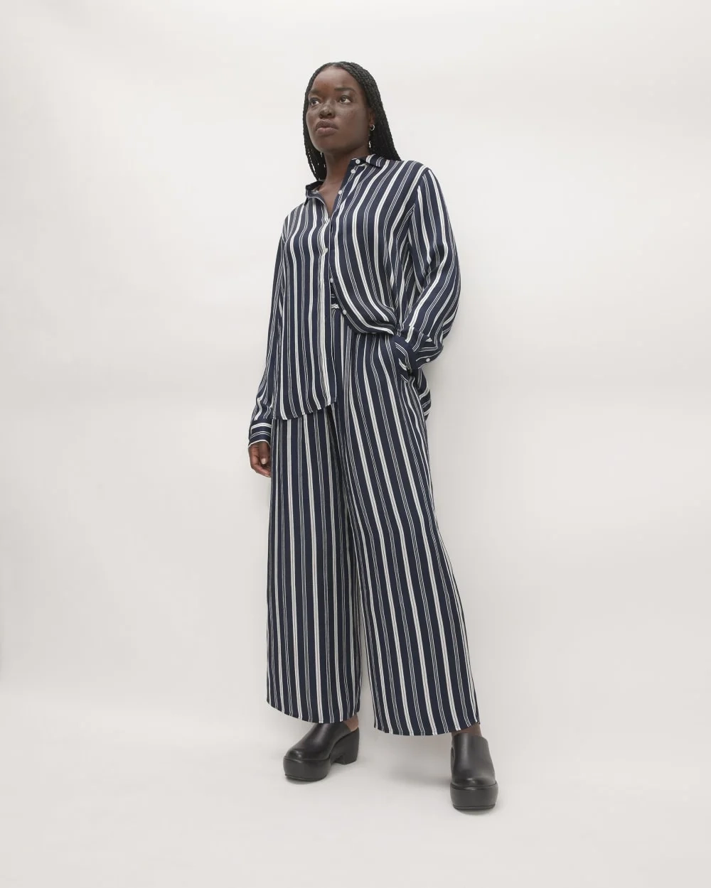 The Satin Relaxed Shirt |  Navy / Bone (3)