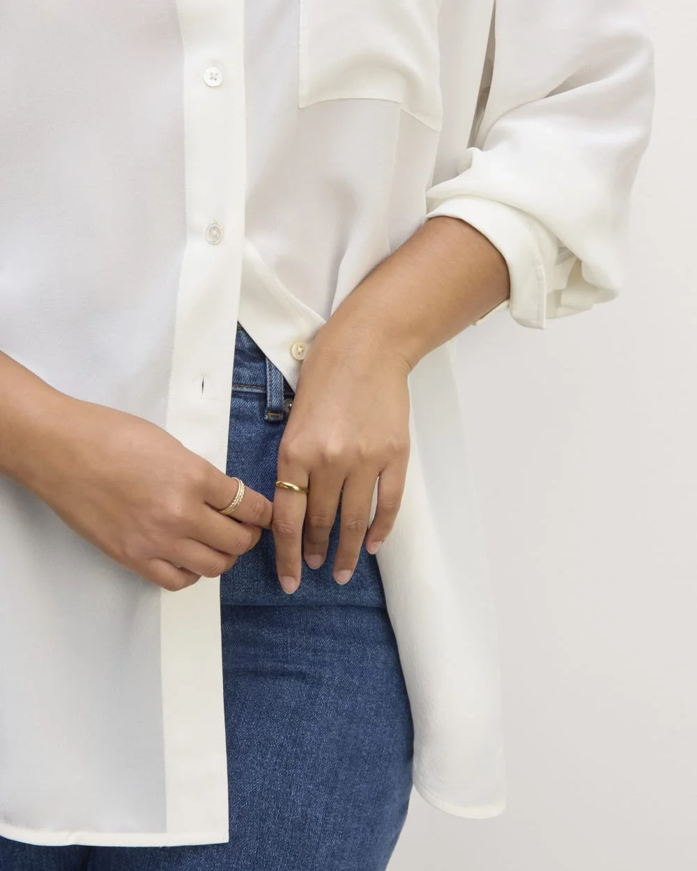 The Boyfriend Shirt in Washable Silk | Off-White (5)