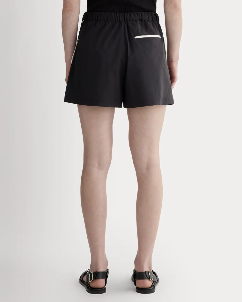 The Anywhere Barrel Short | Black (5)