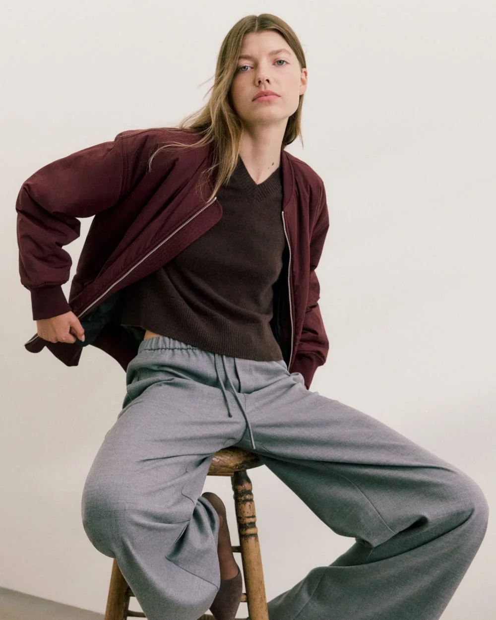 Cashmere Cropped High-V Sweater | Dark Chocolate (4)