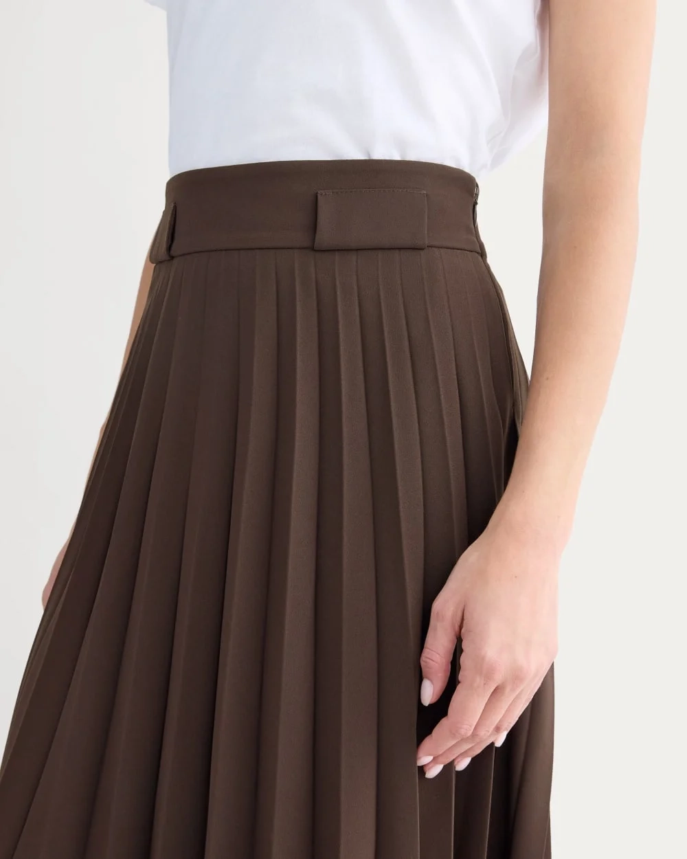 Pleated Crepe Midi Skirt | Dark Chocolate (4)