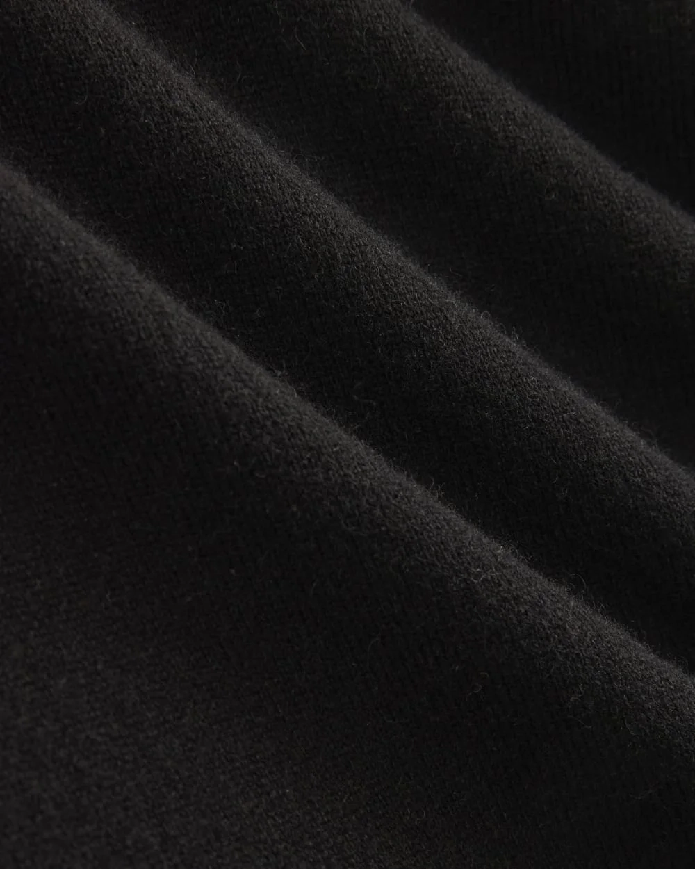 Cashmere Cropped High-V Sweater | Black (4)