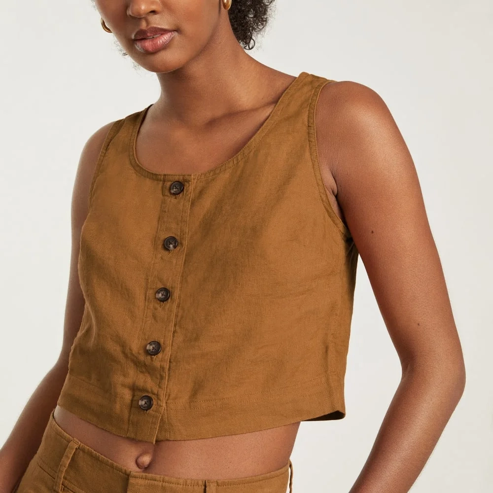 The Linen Button-Front Crop Tank | Tawny Brown (5)