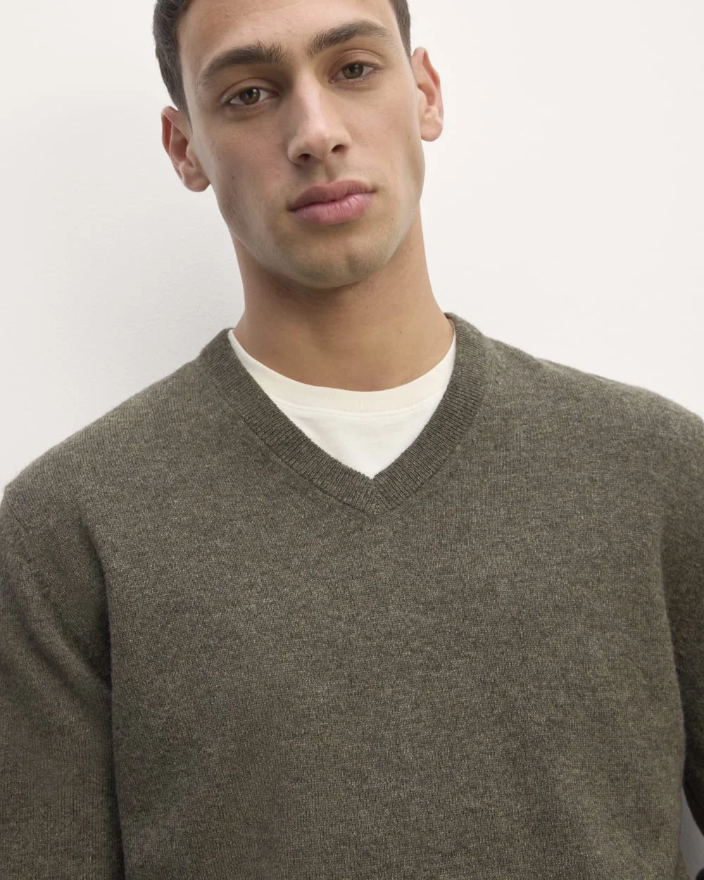 The Cashmere V-Neck Sweater | Heathered Army Green (3)