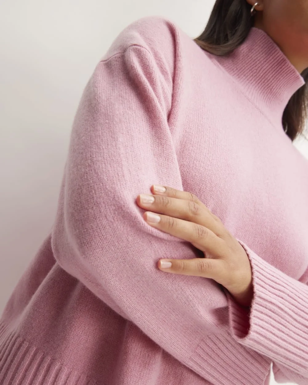 The Cashmere Oversized Turtleneck | Bubblegum (4)