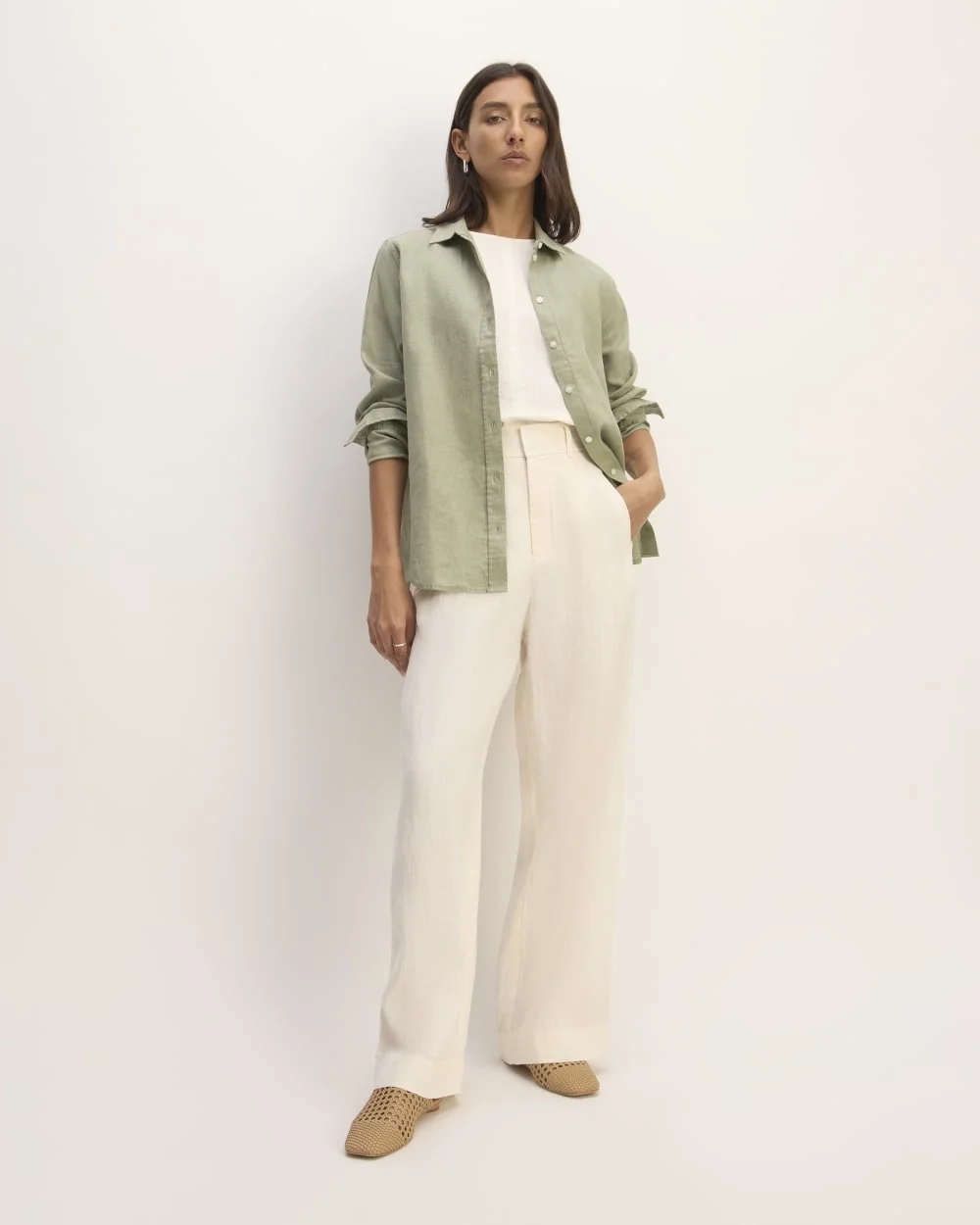 The Must-Have Shirt in Linen | Sage Green (3)