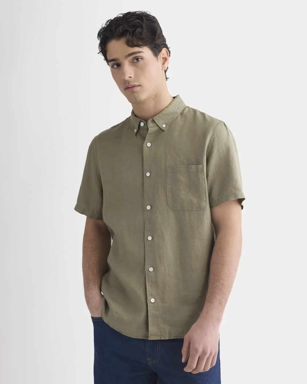 The Classic Short-Sleeve Shirt in Linen | Overland Trek (4)