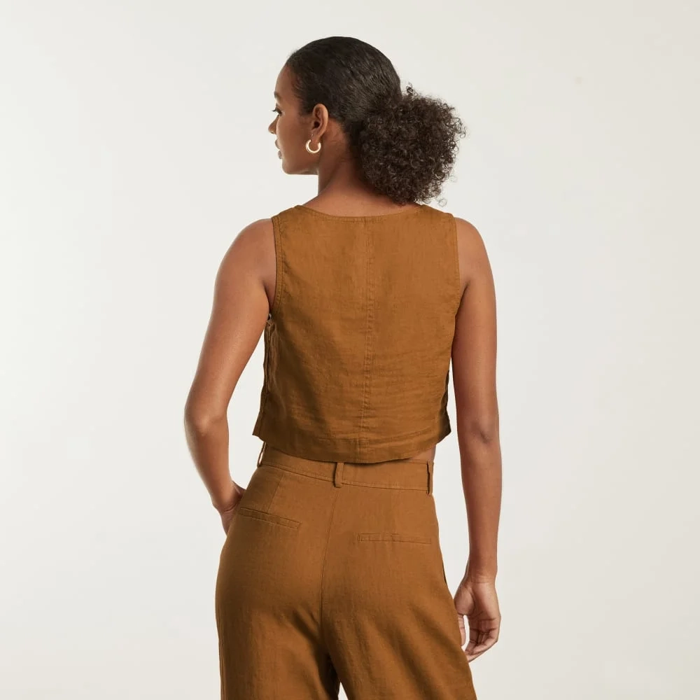The Linen Button-Front Crop Tank | Tawny Brown (6)