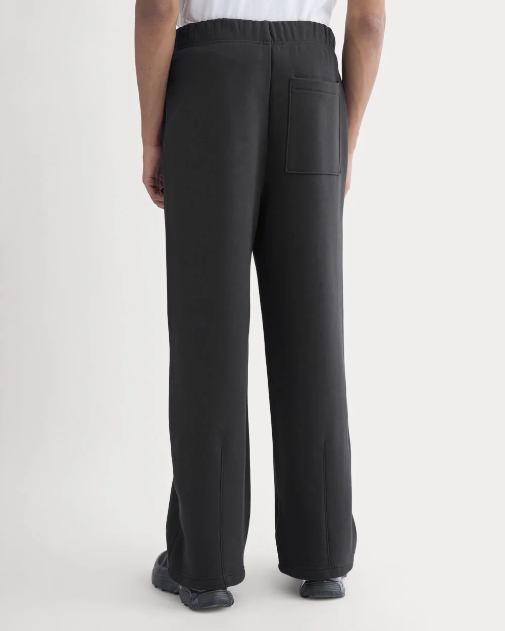 Luxe Fleece Pleated Sweatpant | Black (4)
