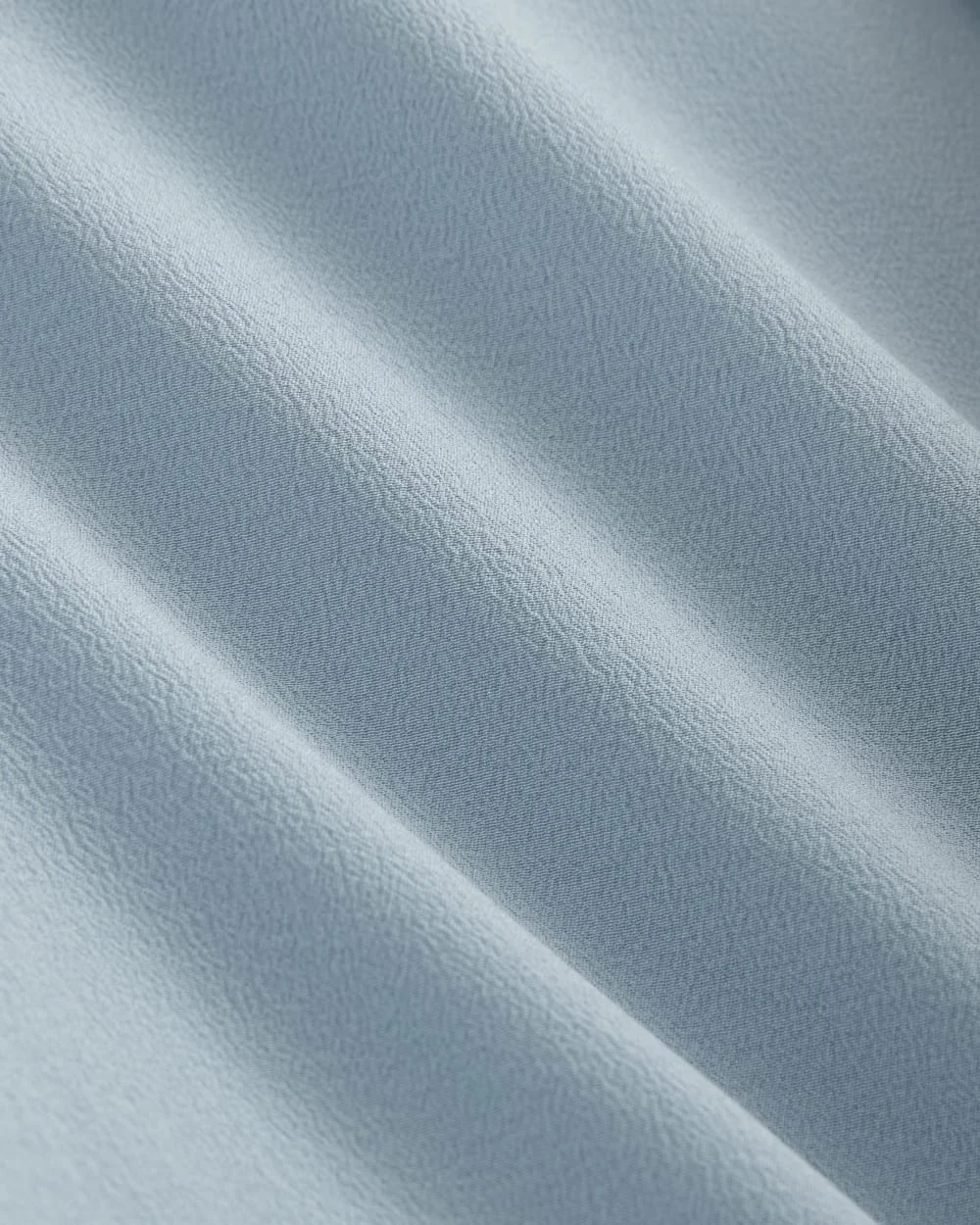 The Must-Have Shirt in Washable Silk | Soft Blue (4)