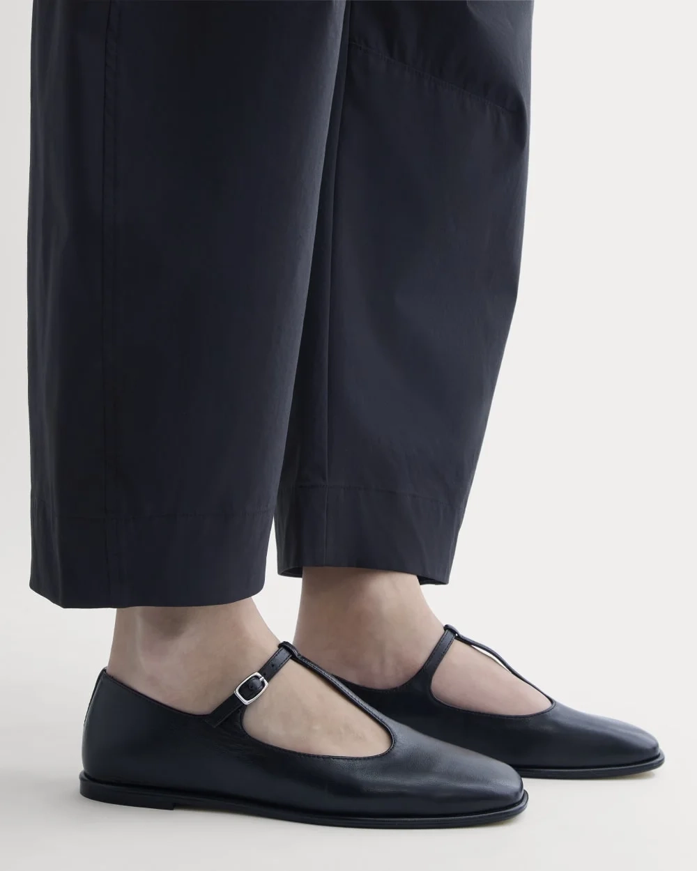 The Leather T-Strap Flat | Black (6)