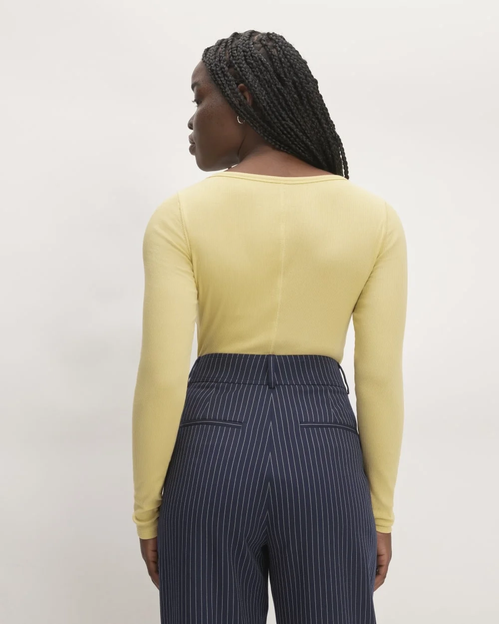 The Luxe Rib Long-Sleeve Scoop-Neck Tee | Raffia (3)